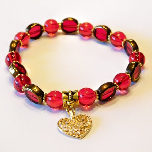 Handmade Red  Stretch Bracelet W/Gold Heart Charm - 7.5" - Picture 1 of 3